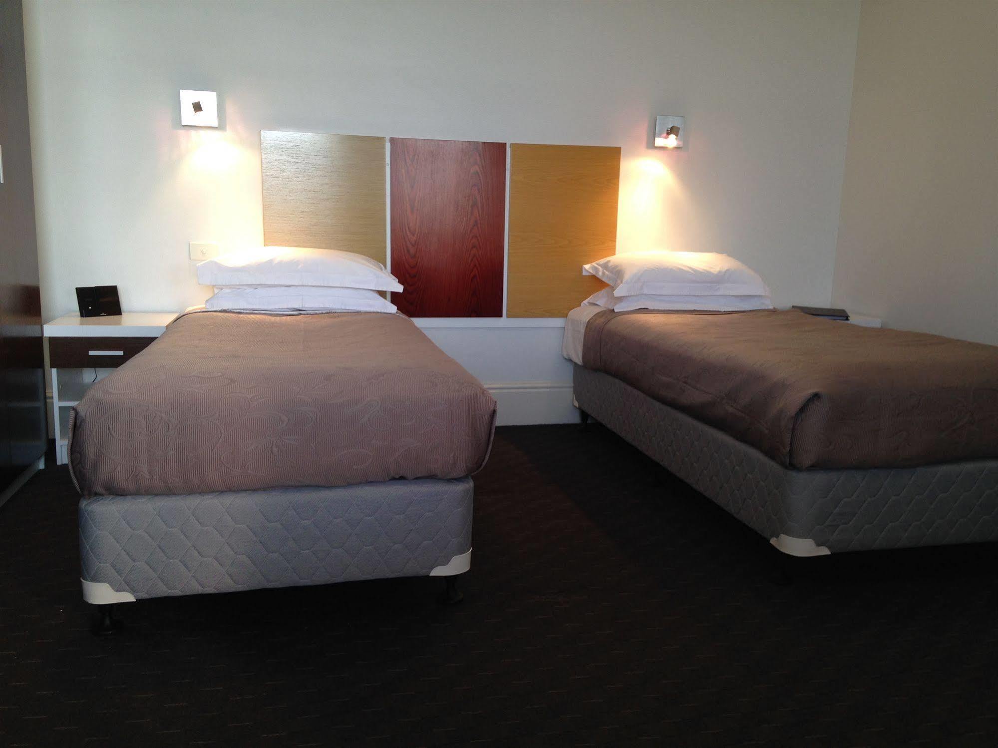 Auldington Hotel Launceston Bagian luar foto