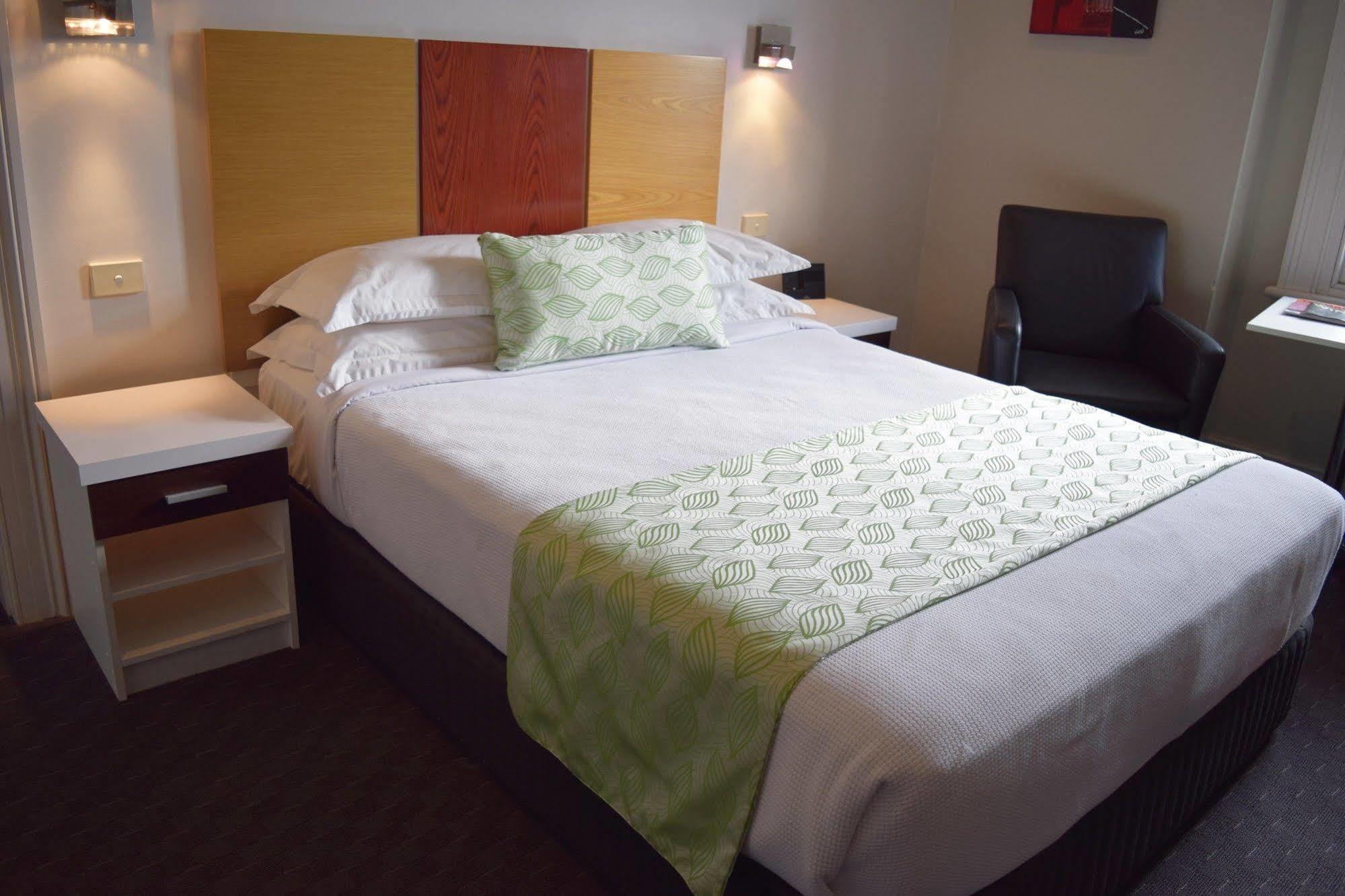 Auldington Hotel Launceston Bagian luar foto